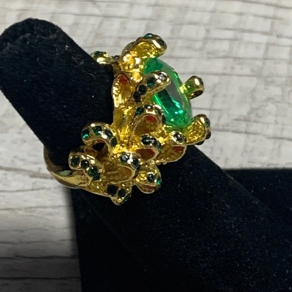 N/A ornate cocktail